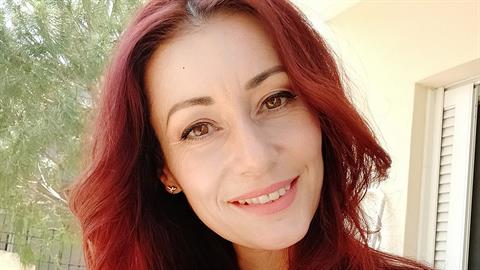 Εργαζόμενη μαμά σάρωσε στις Πανελλήνιες και μπαίνει στην σχολή των ονείρων της