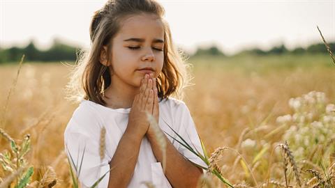 Ευαισθησία, ενσυναίσθηση, τρυφερότητα: τι σημαίνει να μεγαλώνεις ένα καρκινάκι