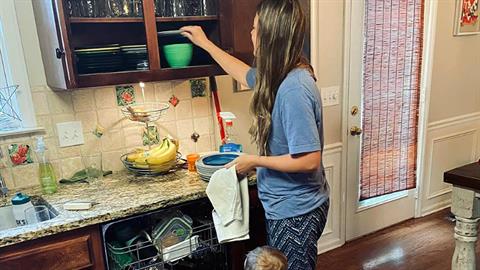 Μαμά πλήρους απασχόλησης: δεν έχουμε 1 δουλειά αλλά 50!