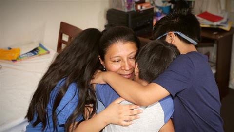 Μαμά ηρωίδα πάλεψε σαν λιοντάρι και έσωσε τον 5χρονο γιο της από απαγωγείς 