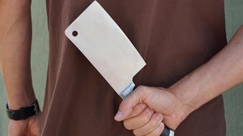 Κρήτη: Απειλούσε την πρώην γυναίκα και την κόρη του κρατώντας μπαλτά