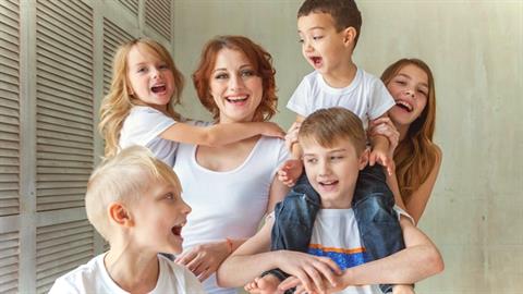 Μια απάντηση σε όσους μου είπαν πως θα το μετανιώσω αν κάνω πολλά παιδιά