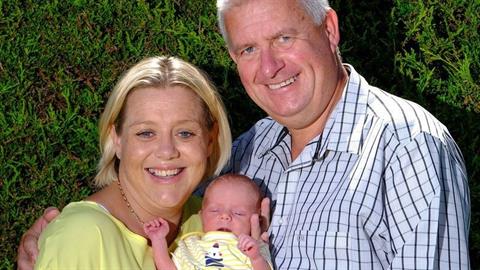 Απόκτησαν ένα υγιέστατο αγοράκι παρότι οι γιατροί δεν τους έδιναν καμία ελπίδα