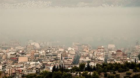 Τζανάκης: η παραμονή σε εξωτερικό χώρο είναι σαν να καπνίζεις 10 τσιγάρα