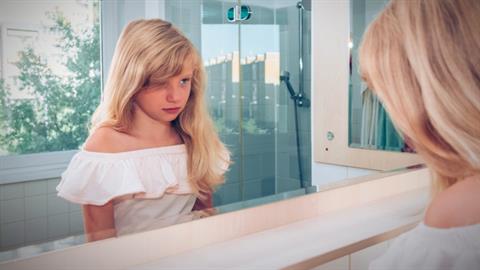 Θέλω η κόρη μου να φοράει ό,τι θέλει χωρίς να επηρεάζεται απ' την κακία των άλλων