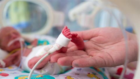 Πάτρα: γέννησε με επείγουσα καισαρική η 7 μηνών έγκυος με κορονοϊό