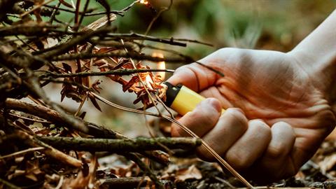 Λαμία: Ανήλικος συνελήφθη για 9 εμπρησμούς – έβαλε τη φωτιά στο Θεολόγο