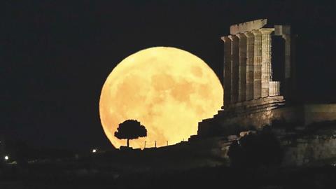 Αυγουστιάτικη πανσέληνος: δωρεάν εορταστικές εκδηλώσεις σε όλη την Ελλάδα