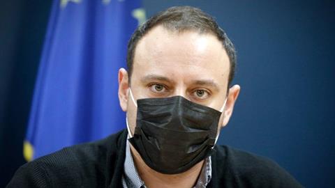 Μαγιορκίνης: έτσι καταστρέφει ο κορονοϊός τα πνευμόνια των παιδιών (εικόνες)