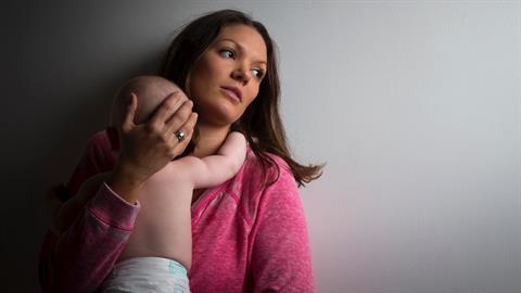 Δυο λόγια παρηγοριάς στη μαμά που νιώθει πως την ξέχασαν όλοι