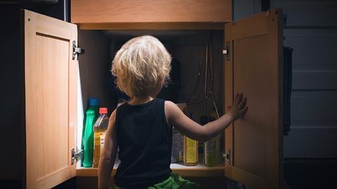 Όσα έμαθα τη νύχτα που είδα το παιδί μου να καταπίνει απορρυπαντικό