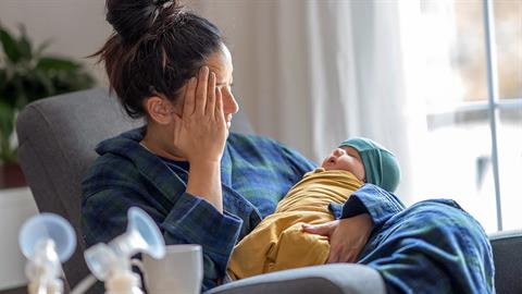 «Δεν μπόρεσα να θηλάσω και ο άντρας μου αντί να με στηρίξει, με δίκασε»