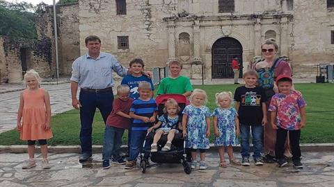 Μαμά 11 παιδιών είναι έγκυος στο 12ο κι είναι πιο ευτυχισμένη από ποτέ