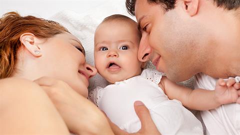 «Υιοθετήσαμε το κοριτσάκι μας μετά από 7 αποτυχημένες εγκυμοσύνες»