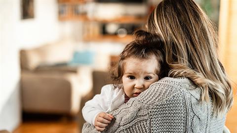 Πίστευα ότι το να έχω παιδί στα 20 θα ήταν πιο εύκολο απ' ότι στα 40 - έκανα λάθος
