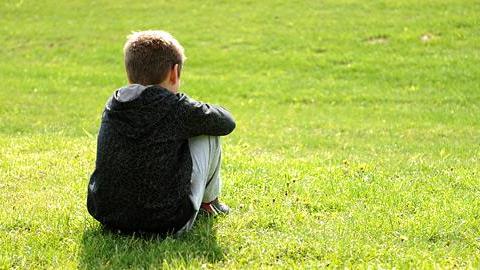 Αυτισμός: Τα αίτια, τα σημάδια και η ζωή μετά την διάγνωση