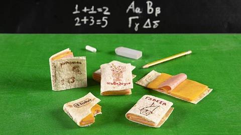 Tορτίγιες-βιβλία: το τέλειο σνακ για να πάρει το παιδί στο σχολείο