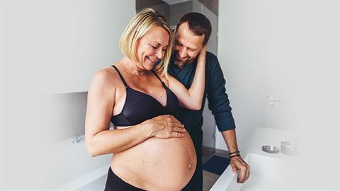 «Έμεινα ξανά έγκυος μετά από 13 χρόνια κι ένιωσα πάλι ζωντανή»