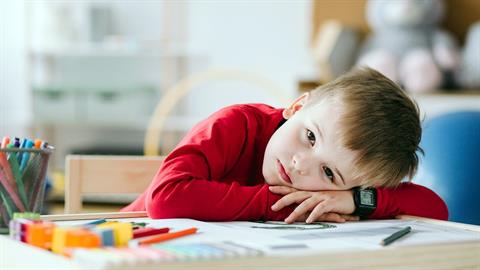 O γιος μου θέλει να τα κάνει όλα τέλεια - τελικά δεν κάνει τίποτα μήπως αποτύχει