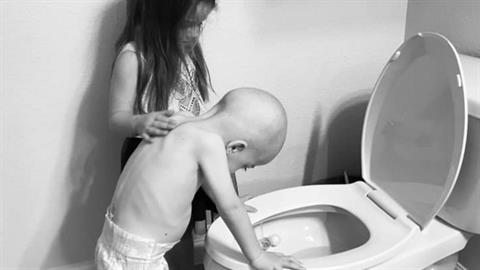 5χρονο αγοράκι πάλεψε επί 3 χρόνια με τη λευχαιμία και σήμερα είναι καλά!