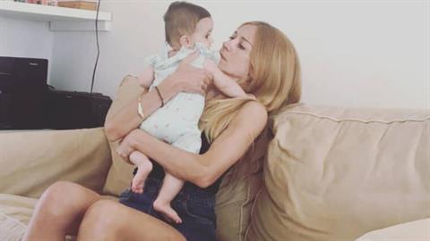 Ιωάννα Παππά: της είπαν ότι «πρέπει να ντρέπεται» επειδή έγινε μαμά στα 42