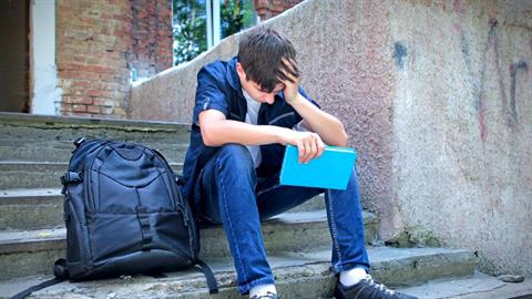 Μεσήλικας έπεισε μαθητή να μπει στο αμάξι του και του επιτέθηκε σεξουαλικά