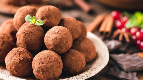 Πεντανόστιμα τρουφάκια με 3 μόνο υλικά