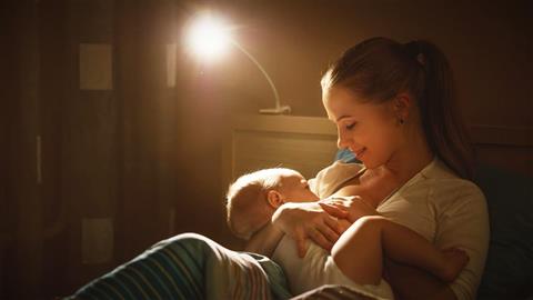 Ο θηλασμός είναι δρόμος ανηφορικός, αλλά στην κορυφή σε περιμένει ένα θαύμα