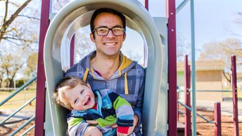 5 τύποι μπαμπάδων που συναντάμε στην παιδική χαρά