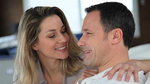 5 σημάδια ότι ο σύντροφός σου καθορίζει την ευτυχία σου