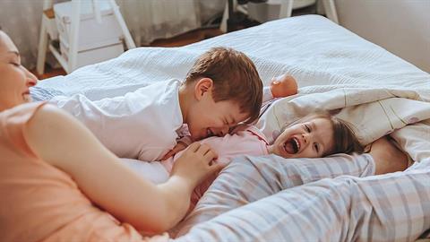 Tα παιδιά δε χρειάζονται πολλά για να είναι ευτυχισμένα παρά μόνο την αγάπη μας