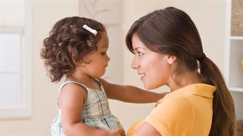 Δεν μαλώνω την κόρη μου και είναι το πιο ήρεμο 2χρονο που έχω δει ποτέ μου