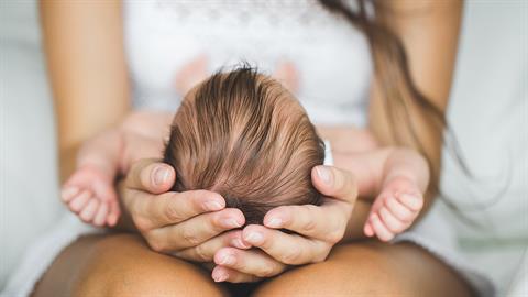 Η ζωή μετά τη γέννα είναι γεμάτη χαρές αλλά και πολλές δυσκολίες