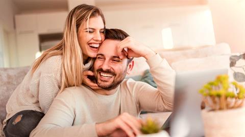 Τι είδους ζευγάρι είστε ανάλογα με τον συνδυασμό των ζωδίων σας