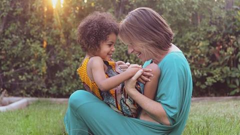 Η κόρη μου μεγάλωνε μια χαρά μέχρι που έγινε 1 - ύστερα, απλώς παρέλυσε