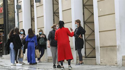 Καλπάζει η πανδημία με 6.700 κρούσματα - σκληρά μέτρα για ανεμβολίαστους