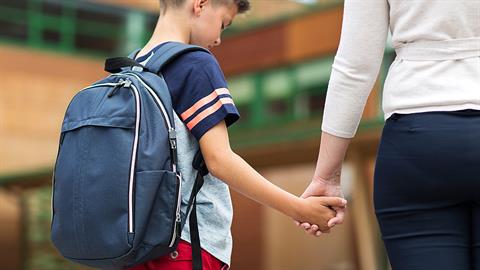  7 σημάδια ότι το παιδί έχει προβλήματα στο σχολείο (αλλά φοβάται να το πει)