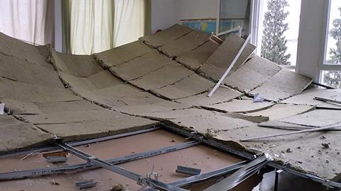 Κατέρρευσε ψευδοροφή σε δημοτικό σχολείο - οι μαθητές σώθηκαν από τύχη