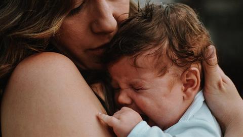 Στην άγνωστη που μου πήρε καφέ όσο ηρεμούσα το μωρό μου: ευχαριστώ!