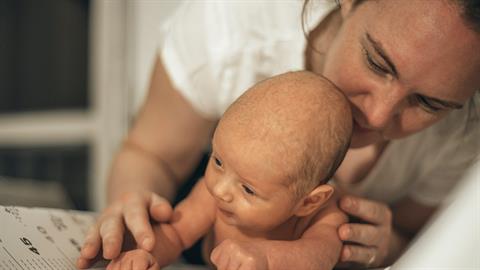 «Δεν ήξερα ότι ήμουν έγκυος μέχρι που με έπιασαν ξαφνικά οι πόνοι της γέννας»