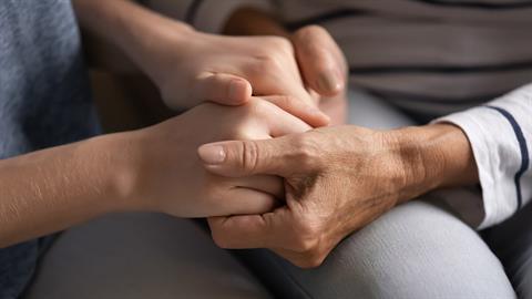 Μη μαλώνετε με τους γονείς σας - να τους αγαπάτε ακόμα κι όταν κάνουν λάθη