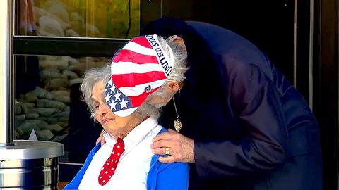 Γιόρτασαν 70 χρόνια γάμου και δηλώνουν πιο αγαπημένοι από ποτέ