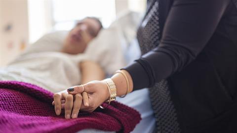 Μαθήτριες έδειραν άγρια συμμαθήτριά τους και την έστειλαν στο νοσοκομείο