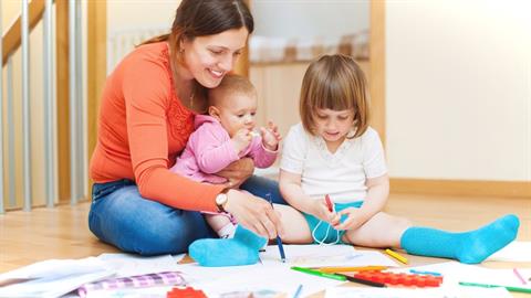 Οι συμβουλές μιας μαμάς που μεγάλωσε 5 παιδιά με τη μέθοδο Μοντεσσόρι