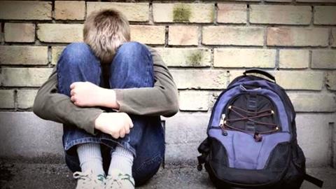 13χρονος δέχτηκε άγριο ξυλοδαρμό ενώ οι συμμαθητές του τραβούσαν βίντεο