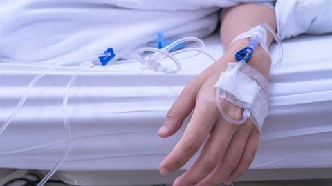 Πέθανε 12χρονος που είχε ανασυρθεί αναίσθητος από τη θάλασσα στην Κρήτη