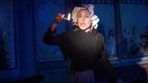 Το «Κοριτσάκι με τα σπίρτα» από το θέατρο «Θυμέλη - Έλλη Βοζικιάδου» στο STUDIO - NEW STAR ART CINEMA