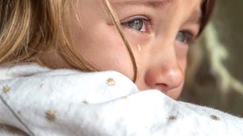 Εγκατέλειψαν κοριτσάκι μέσα σε χαρτόκουτο - συνελήφθη ο πατέρας