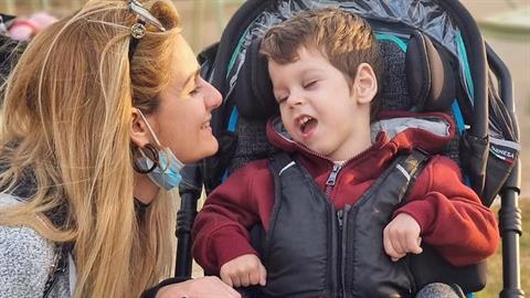 Μαμά παιδιού ΑΜΕΑ: αγάπα, υποστήριξε και ενθάρρυνε, μα πάνω απ' όλα ΑΠΟΔΕΞΟΥ