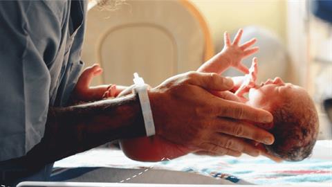 Η κόρη μου ήρθε στον κόσμο μετά από 36 ώρες τοκετού και μια επείγουσα καισαρική!